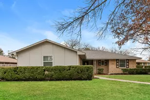 328 Bennett Cir, DeSoto, TX 75115 - Photo 1