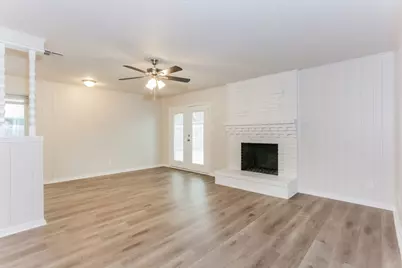 328 Bennett Circle, DeSoto, TX 75115 - Photo 2