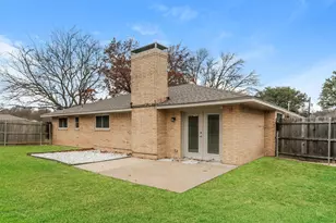 328 Bennett Cir, DeSoto, TX 75115 - Photo 14