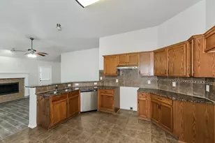 2926 Cowboy Dr, Dallas, TX 75237 - Photo 6