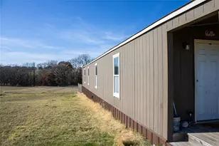 145 Firefly Dr, Springtown, TX 76082 - Photo 2