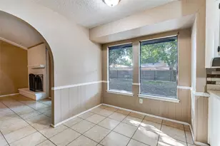 2102 E Timberview Ln, Arlington, TX 76014 - Photo 10