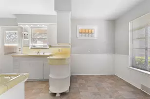 6520 St Moritz Ave, Dallas, TX 75214 - Photo 8