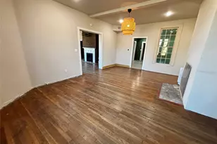 725 W 10th St, Bonham, TX 75418 - Photo 10