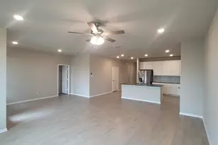 933 Ravenwood Ln, Van Alstyne, TX 75495 - Photo 2