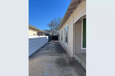 714 N Commerce Street, Gainesville, TX 76240 - Photo 2