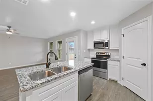 228 St Charles Dr, Springtown, TX 76082 - Photo 4