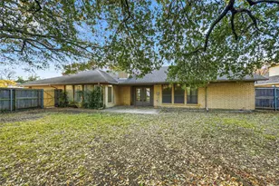 618 Green Hills Ct, Duncanville, TX 75137 - Photo 36