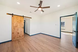 801 E Brown St, Ennis, TX 75119 - Photo 6