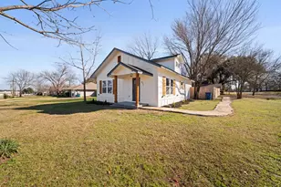 801 E Brown St, Ennis, TX 75119 - Photo 2