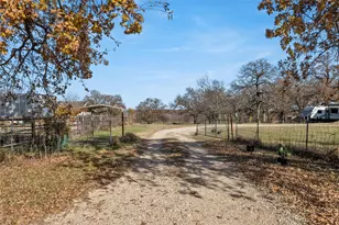221 Saffle Rd, Robinson, TX 76706 - Photo 2
