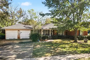 9734 Mixon Dr, Dallas, TX 75220 - Photo 8