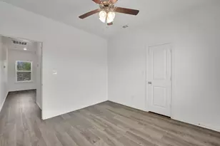 1606 Ash Crescent St, Fort Worth, TX 76104 - Photo 14