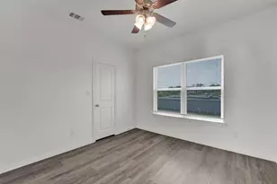 1606 Ash Crescent St, Fort Worth, TX 76104 - Photo 12