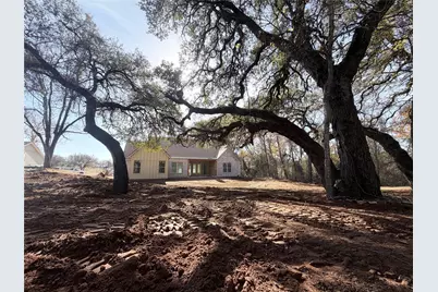 121 Canyon Ridge Drive, Waco, TX 76705 - Photo 2