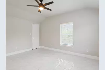 5011 Miller Avenue, Fort Worth, TX 76119 - Photo 14