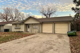 2704 Buena Vista Dr, Arlington, TX 76010 - Photo 4
