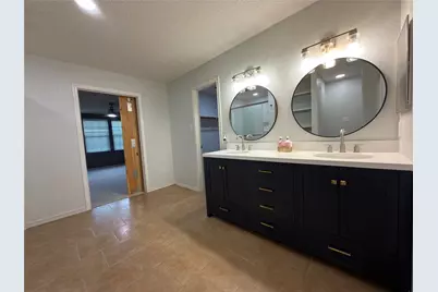 2032 Cap Rock Lane, Grand Prairie, TX 75052 - Photo 12