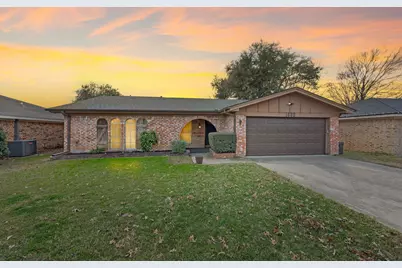 1632 Winchester Way, Bedford, TX 76022 - Photo 2
