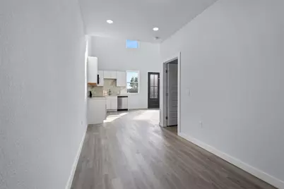 2204 Cedarwood Trail, Granbury, TX 76048 - Photo 8