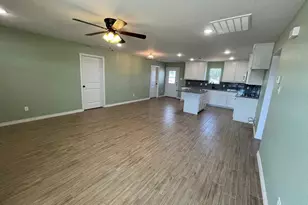 109 Spruce Tree Ct, Poolville, TX 76487 - Photo 4