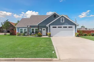 393 E Pennsylvania Ave, Van, TX 75790 - Photo 2