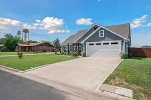 393 E Pennsylvania Ave, Van, TX 75790 - Photo 4