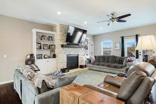 305 County Rd 45800, Blossom, TX 75416 - Photo 6