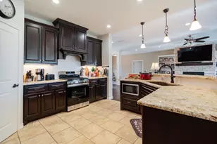 305 County Rd 45800, Blossom, TX 75416 - Photo 12