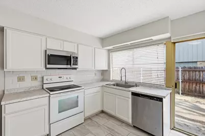 1113 Kingston Drive, Lewisville, TX 75067 - Photo 8