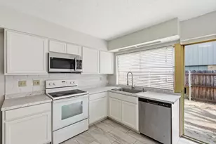 1113 Kingston Dr, Lewisville, TX 75067 - Photo 8