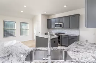 702 Grassland Wy, Arlington, TX 76002 - Photo 8