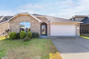 702 Grassland Wy, Arlington, TX 76002 - Photo 1