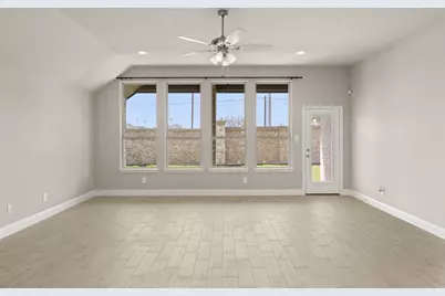 114 Emperor Oak Court, Balch Springs, TX 75181 - Photo 4