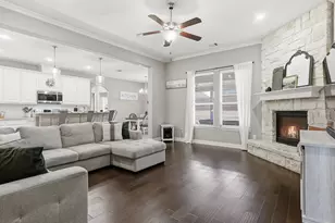 810 Chestnut Grove Dr, Cleburne, TX 76033 - Photo 14