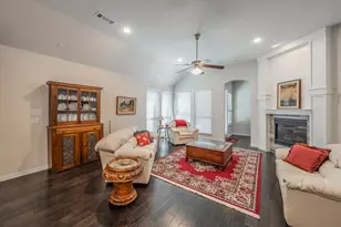 902 Enchanted Wood Dr, Arlington, TX 76005 - Photo 10