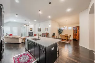 902 Enchanted Wood Dr, Arlington, TX 76005 - Photo 4