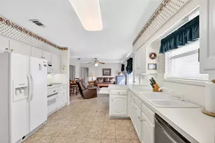 12118 Ridgefair Pl, Farmers Branch, TX 75234 - Photo 16