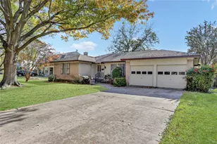 12118 Ridgefair Pl, Farmers Branch, TX 75234 - Photo 2