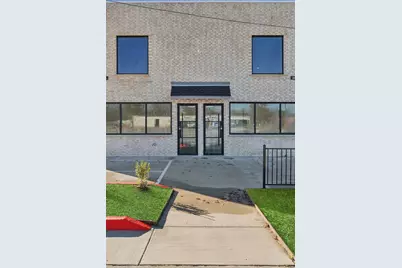 902 E Moore Avenue, Terrell, TX 75160 - Photo 2