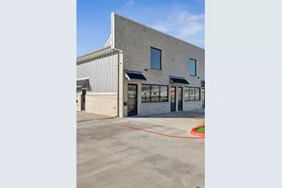 902 E Moore Avenue, Terrell, TX 75160 - Photo 1