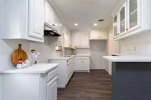 2710 Anderson St, Irving, TX 75062 - Photo 6