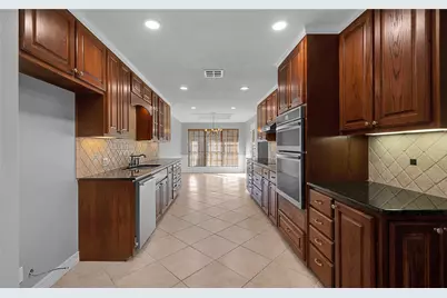 300 Trailview Drive, Woodway, TX 76712 - Photo 12