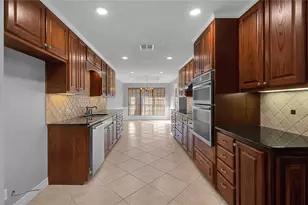 300 Trailview Dr, Woodway, TX 76712 - Photo 12