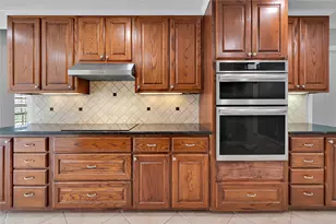 300 Trailview Dr, Woodway, TX 76712 - Photo 10