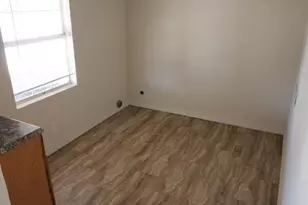 1109 Parkway Dr, Garland, TX 75040 - Photo 8