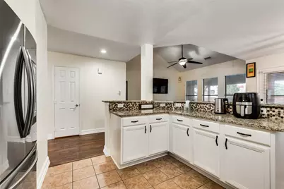 2864 Westover Drive, Grand Prairie, TX 75052 - Photo 8