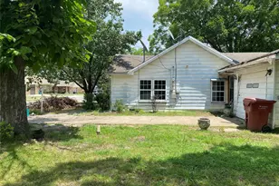 815/811/817 W 12th St, Bonham, TX 75418 - Photo 4