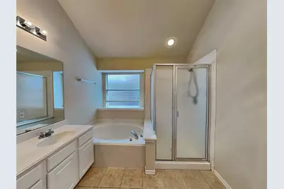 1905 Sharpsbury Drive, Euless, TX 76040 - Photo 10