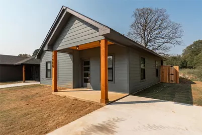 1419 S 7th Avenue, Denison, TX 75021 - Photo 1